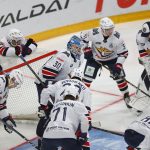 Хоккеисты «Металлурга» всей командой прикоснулись к Кубку Гагарина