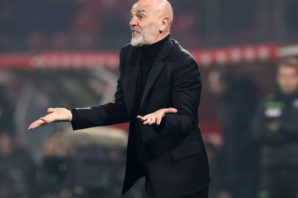 Пиоли объяснил поражение «Милана» в матче с «Ромой» в Лиге Европы