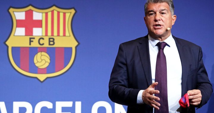 Президент «Барселоны» обратился c просьбой к фанатам после объявления о продлении Хави