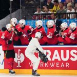 Швейцария выигрывает у Канады после двух периодов полуфинального матча ЧМ-2024 — 2:1