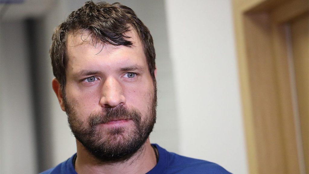 Тренер «Авангарда» Свитов пропустит месяц. Ему потребуется операция