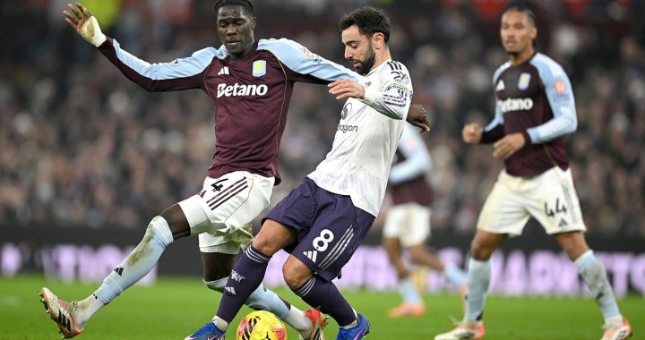 Дубль Роджерса помог «Астон Вилле» одолеть «Манчестер Юнайтед» в 17-м туре АПЛ