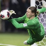 Экс-вратарь сборной Франции не удивлён, что Сафонов доиграл матч «Фламенго» с переломом