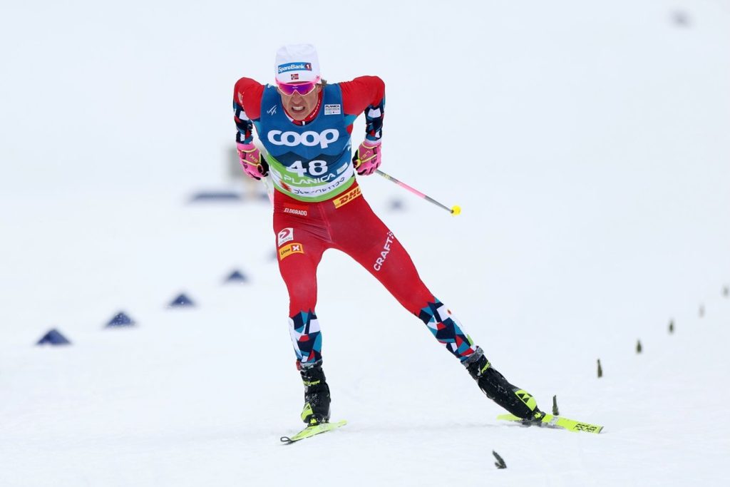 Клебо и Вальнес стали лучшими в прологе командного спринта коньком на этапе КМ в Давосе