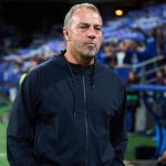 «Мы всегда сосредоточены на себе». Тренер Флик — о конкурентах «Барселоны»