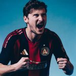 «Не сказал бы, что загнивает». Алексей Миранчук – о жизни в США