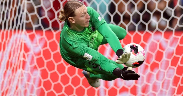 Представитель Сафонова отреагировал на слухи о возможном уходе вратаря из «ПСЖ»