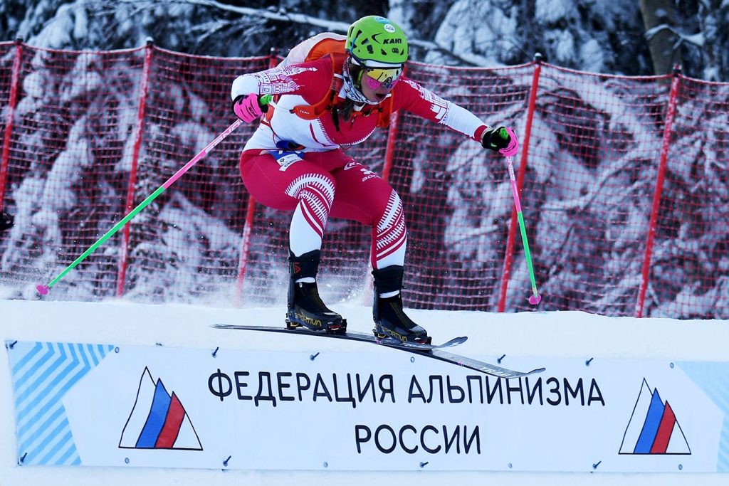 Российская лыжница пробежит гонку в Европе без нейтрального статуса. Так делал Большунов
