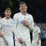 «Что он делает в «Наполи»? Это игрок для «МЮ». Мактоминей разрывает второй сезон подряд!