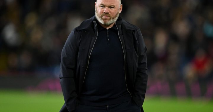 Уэйн Руни назвал два клуба, которые будут бороться за чемпионство в АПЛ