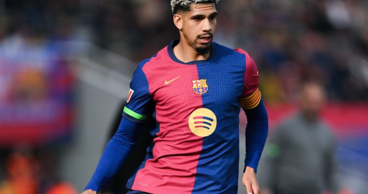 В «Барселоне» рассчитывают на возвращение Араухо к концу года — Sport.es