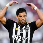 39-летний Халк оформил хет-трик за «Атлетико Минейро», забив с игры, с пенальти и реализовал штрафной с 35 метров