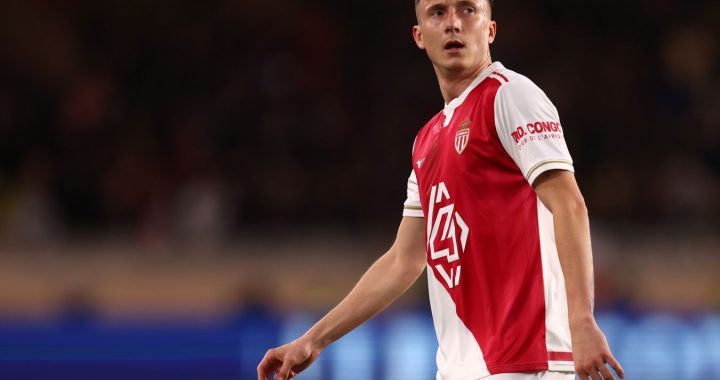 Головин получил самую низкую оценку в матче ЛЧ. Сафонов — худший в составе «ПСЖ»