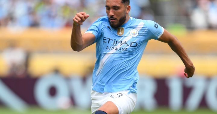 Нападающий «Манчестер Сити» Шерки посетил матч «Лиона» с «Ниццей»