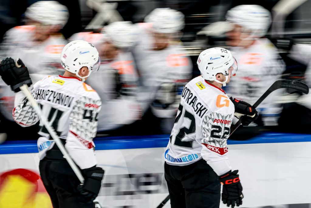 «Потуральски был немного в шоке». Шарипзянов — о поездке на поезде до Екатеринбурга