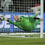 Сафонов вместе с партнёрами по «ПСЖ» поблагодарил болельщиков после матча с «Марселем»