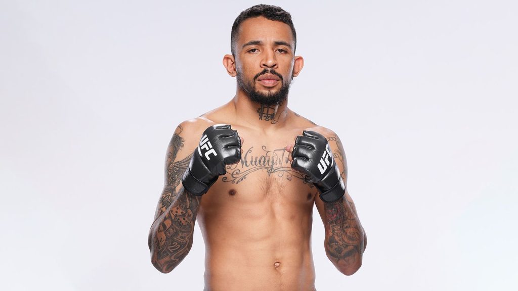 Боец UFC Пратес назвал самого опасного соперника для Махачева: «Интересный бой»