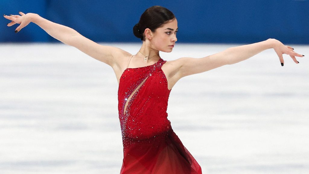 Петросян не смогла вылететь из аэропорта Санкт-Петербурга и постелила себе коврик на полу