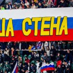 «Наша стена». Сафонов не оправдал баннер в свою честь в матче сборной России — его ошибка привела к голу