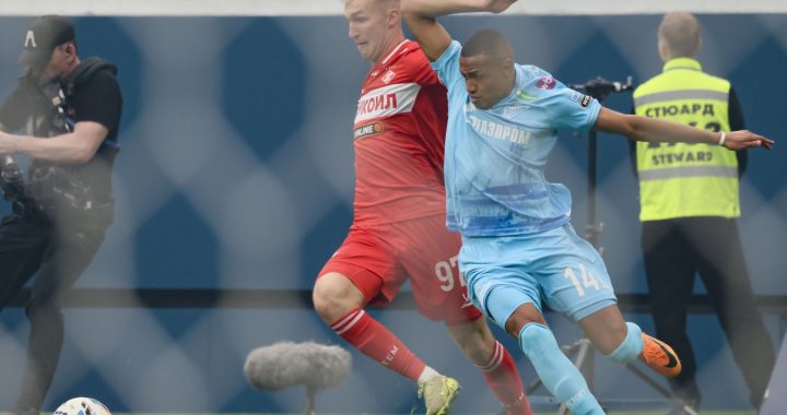 Денисов высказался о попадании мяча в голову после удара Мантуана в матче 21-го тура РПЛ