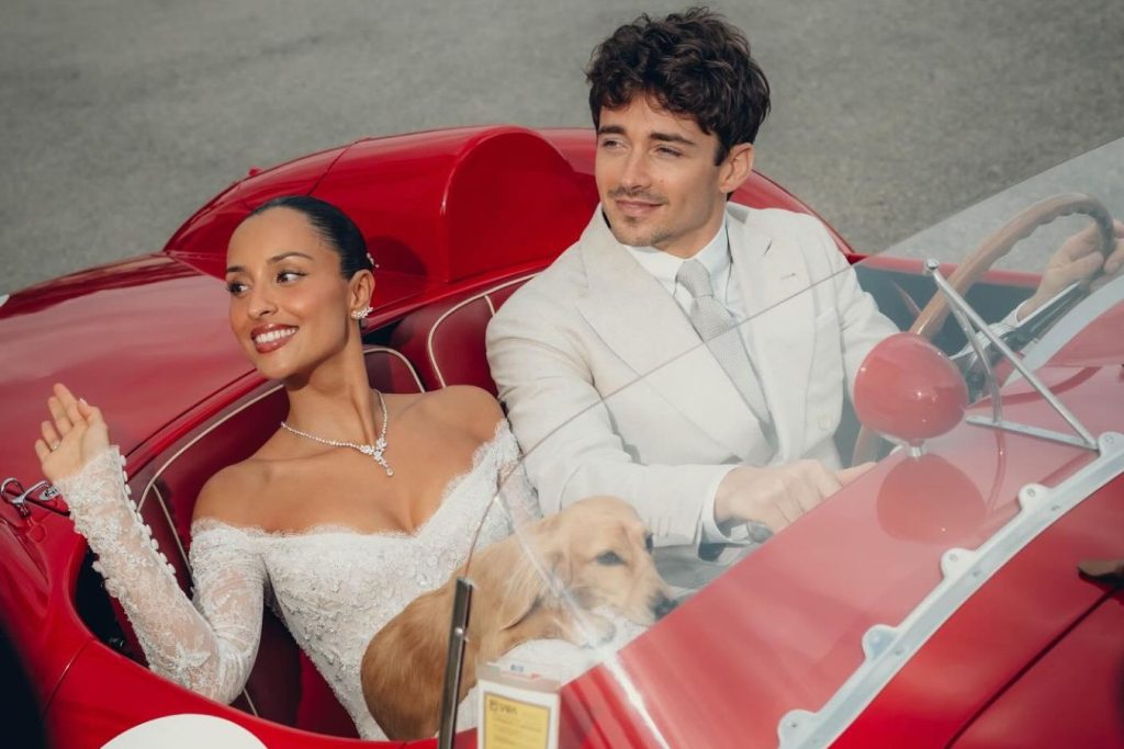 «Гражданская свадьба». Шарль и Александра Леклеры поделились фото и видео с церемонии