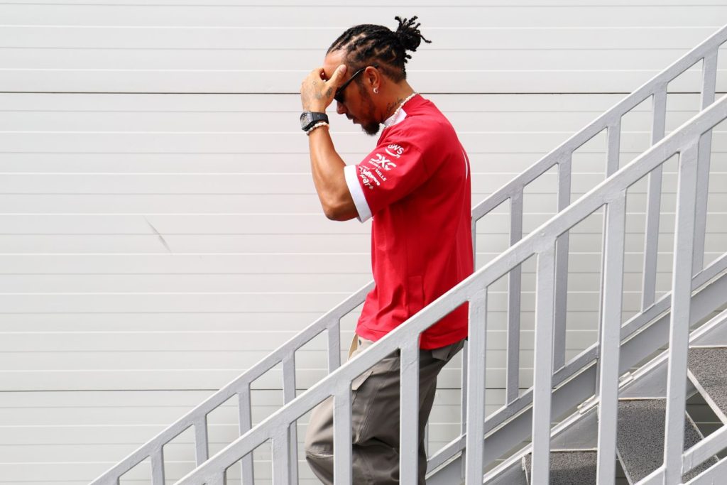 Льюис Хэмилтон впервые попал на подиум за свою карьеру в «Феррари» в Формуле-1