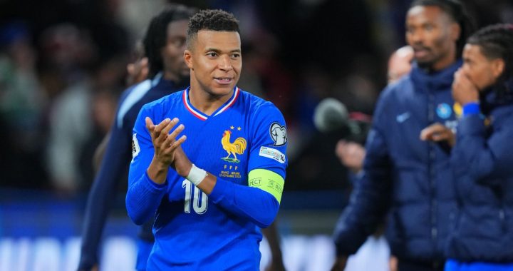 Мбаппе заступился за фаната, которого пыталась задержать полиция после матча с Колумбией