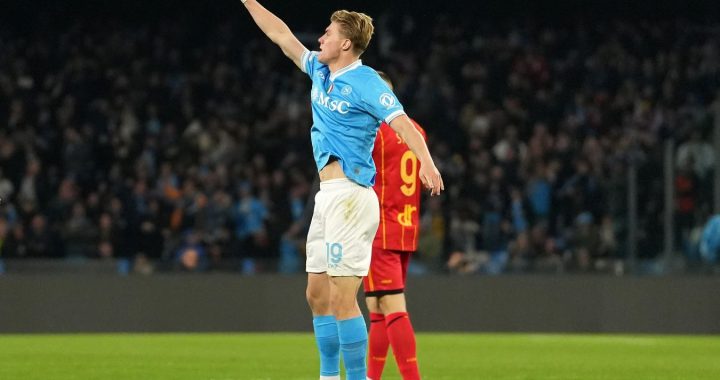 «Наполи» победил «Лечче», отыгравшись во втором тайме