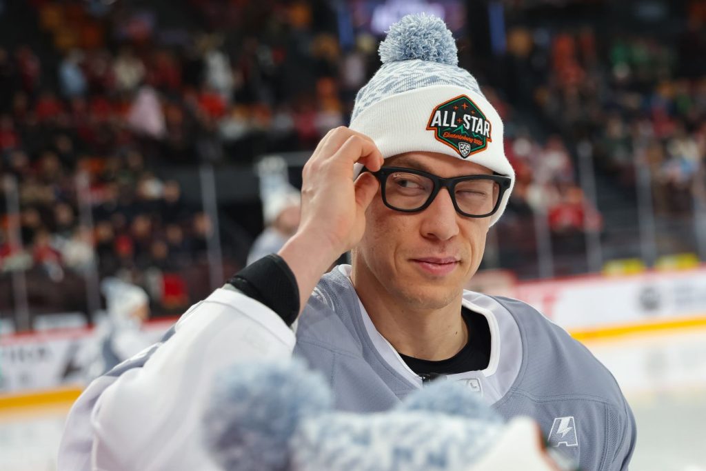 Шарипзянов побил рекорд КХЛ, европейцы опровергают бойкот России. Итоги дня в хоккее