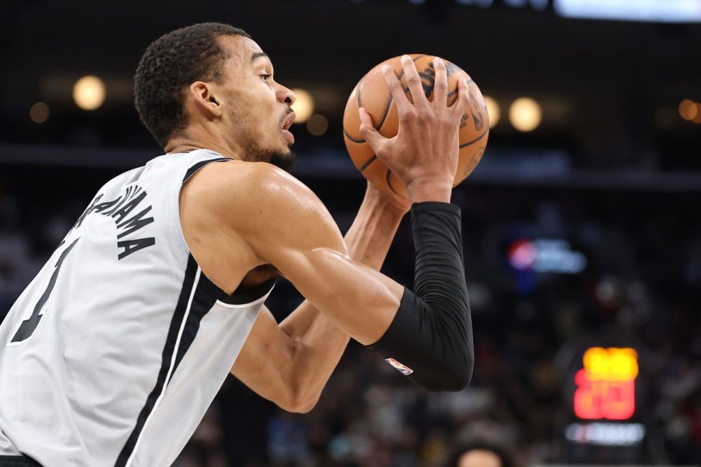 Вембаньяма оформил уникальное достижение, сделав самый быстрый дабл-дабл в истории НБА