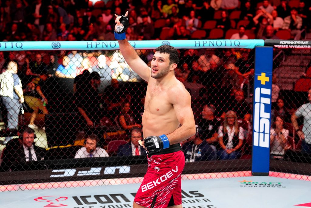 Азамат Бекоев выйдет на бой UFC под песню Мияги: «Брат давно с ним познакомил»