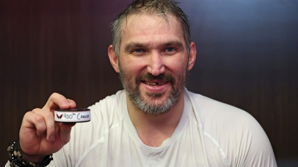 Одноклубник пошутил насчет рекорда Овечкина: «Мне бы хоть один такой сезон»