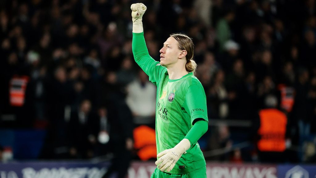 Видео: Сафонов совершил суперспасение в матче «Ливерпуль» — «ПСЖ»