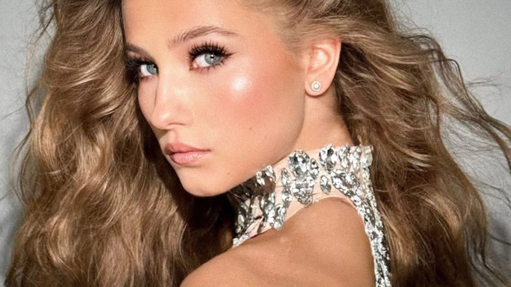 Вице-чемпионка России показала образ в облегающем платье: «Можете закрывать конкурсы красоты, победитель найден»