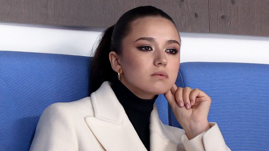 Валиева после слухов о разрыве с хоккеистом Нестеровым выложила видео под песню, где 9 раз звучит слово «прощай»