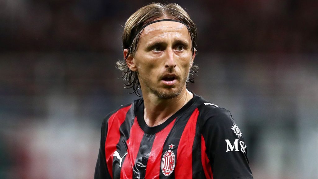 «Милан» и «Ювентус» огласили стартовые составы