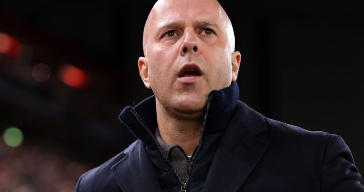 Джон Барнс выступил против увольнения Слота