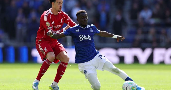 «Ливерпуль» одолел «Эвертон», вырвав победу в концовке матча 33-го тура АПЛ