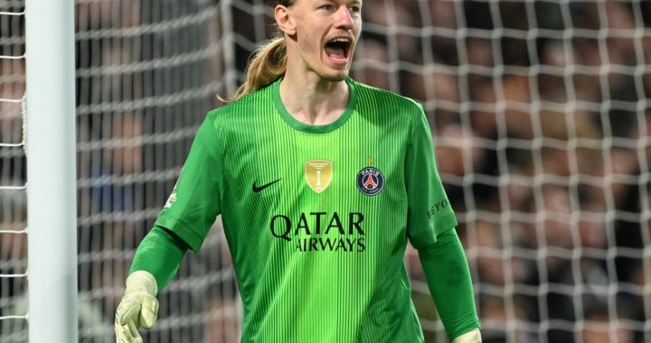 Луис Энрике поддержал Сафонова после ошибки в матче с «Тулузой»