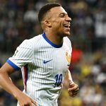 Мбаппе попросил у Шерки забрать капитанскую повязку у Канте во время матча с Колумбией