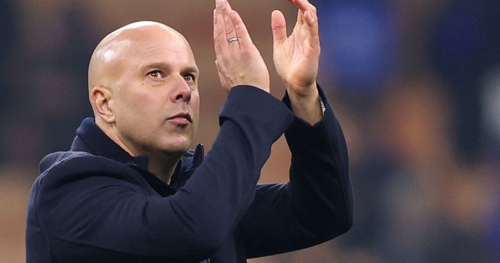 Владельцы «Ливерпуля» хотят, чтобы Слот остался на следующий сезон — The Telegraph