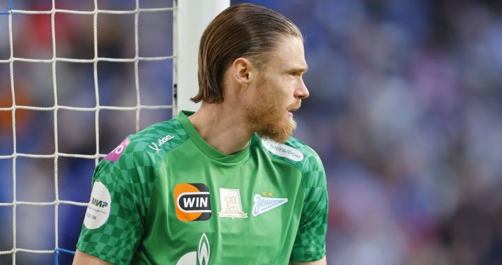 Вратарь «Зенита» Адамов рассказал, что в детстве мог выбрать хоккей