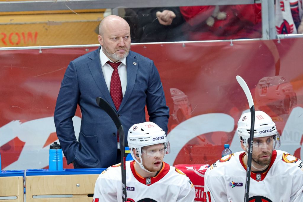 «Вы просто супер!» Николай Заварухин попрощался с болельщиками «Автомобилиста»